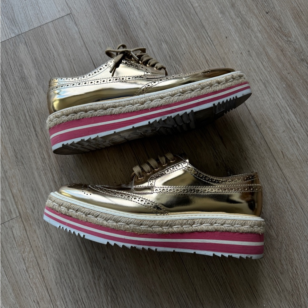 Prada lace ups Gold Platform Brogues with Pink